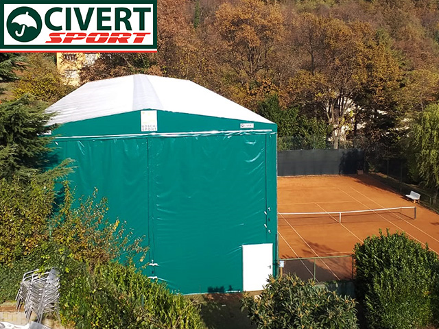 Un capannone Civert Sport per la copertura di campi da padel e tennis