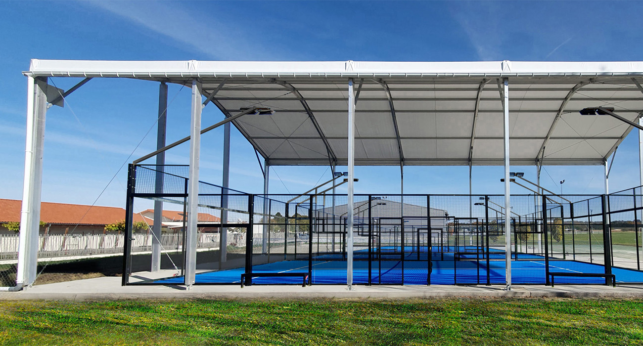 Normative e permessi delle coperture sportive per campi da tennis e padel e pressocoperture